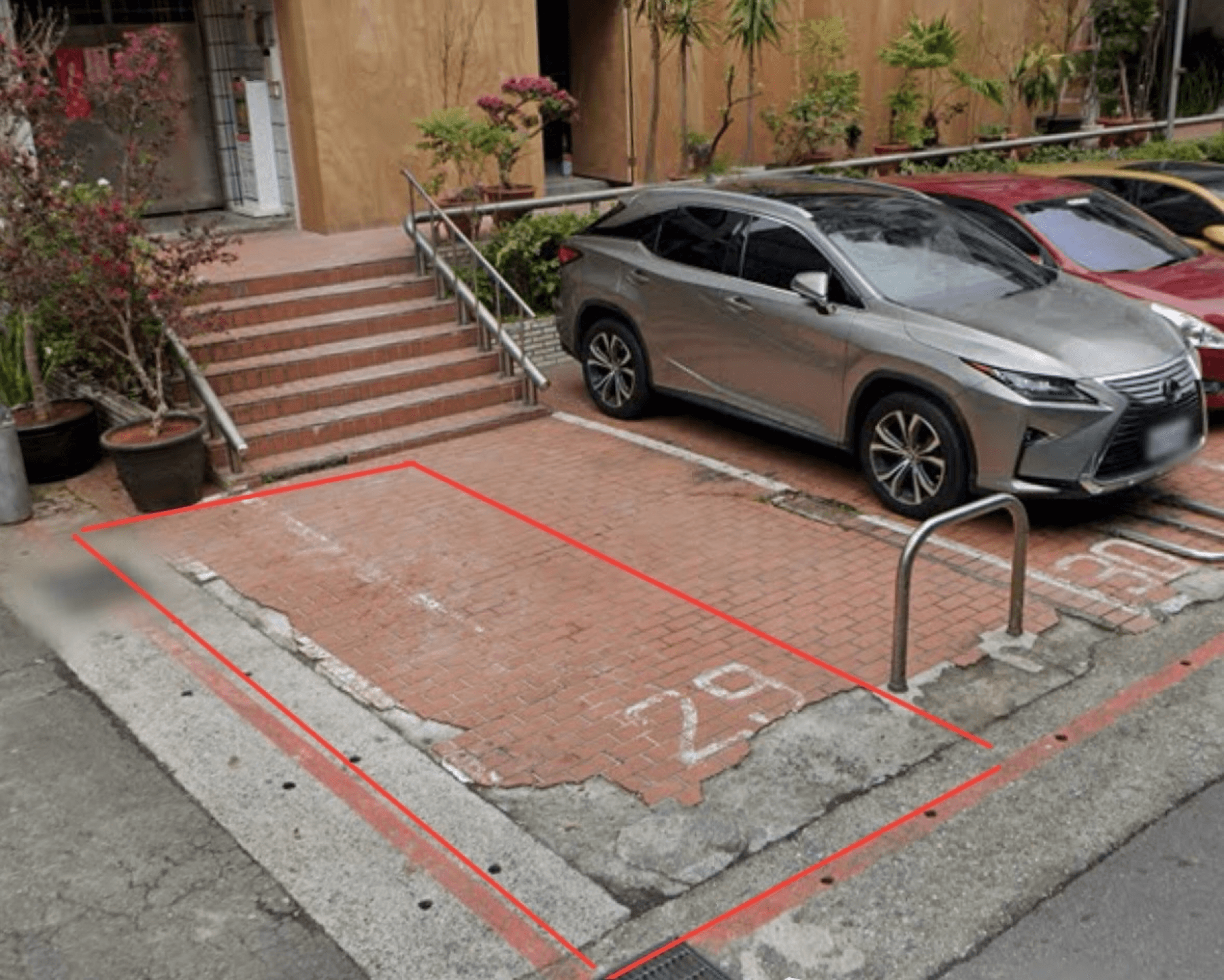 敦化北路165巷車位