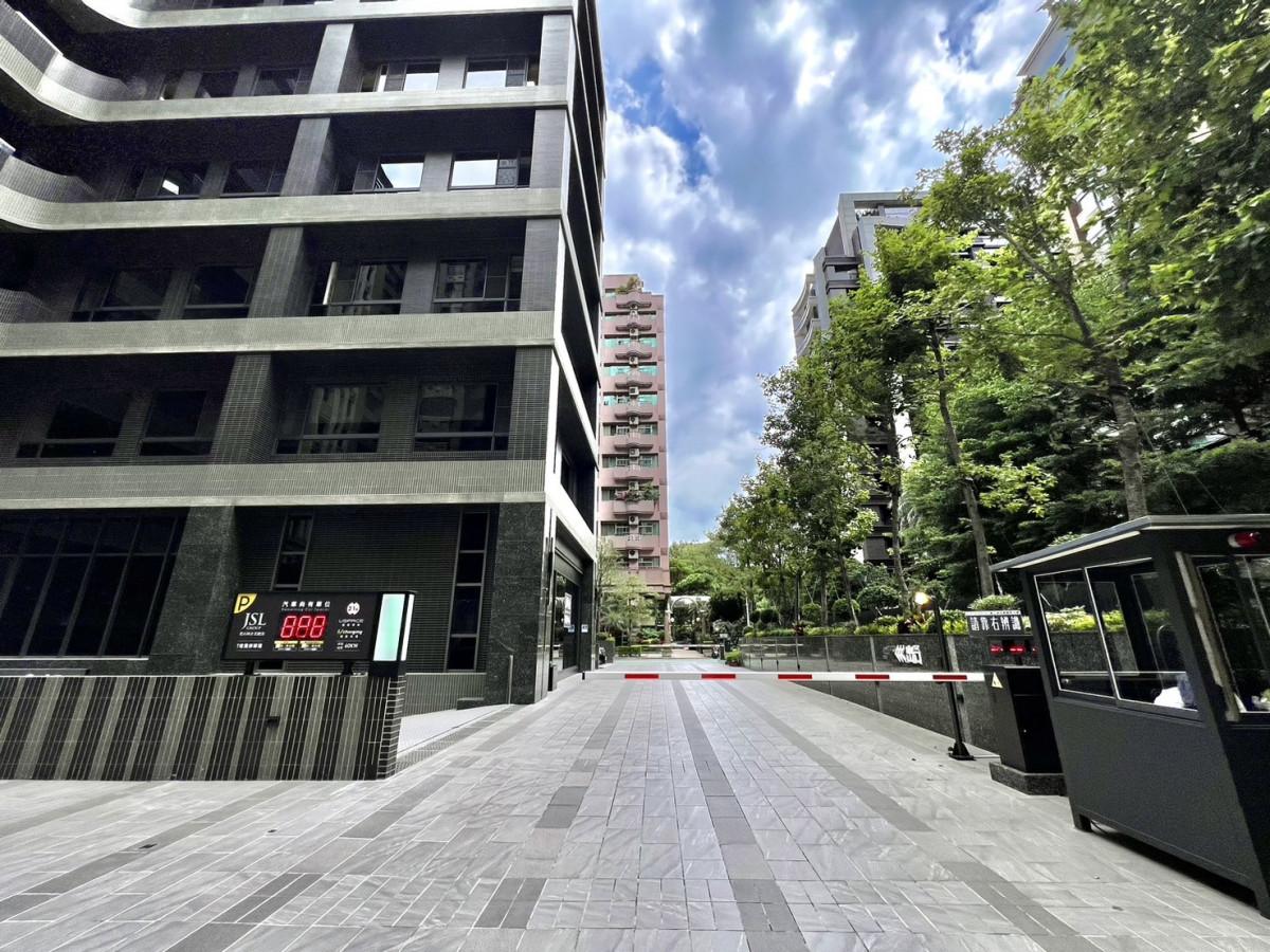 愛山林企業總部大樓