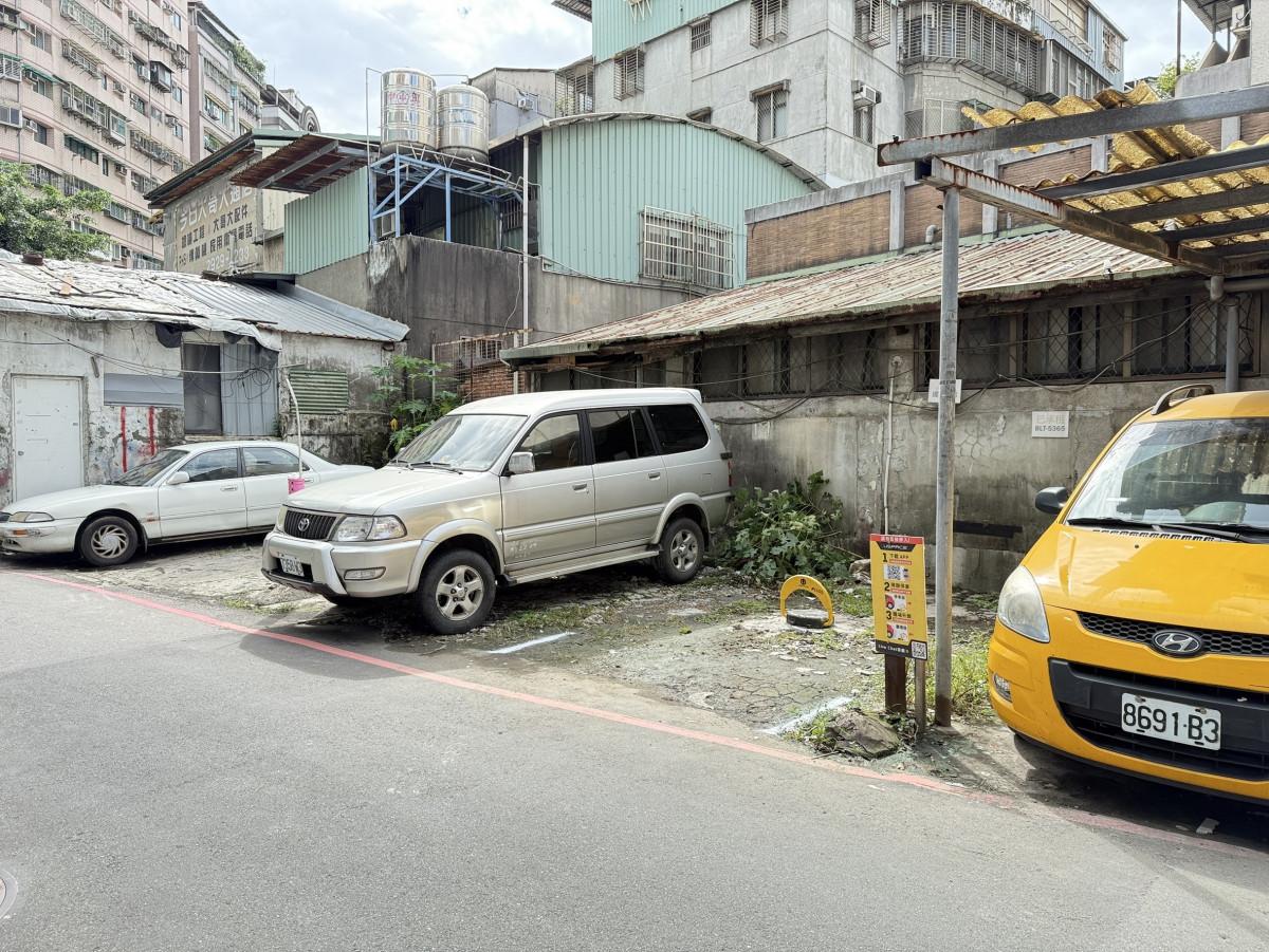 永和路一段車位(近樂華夜市)