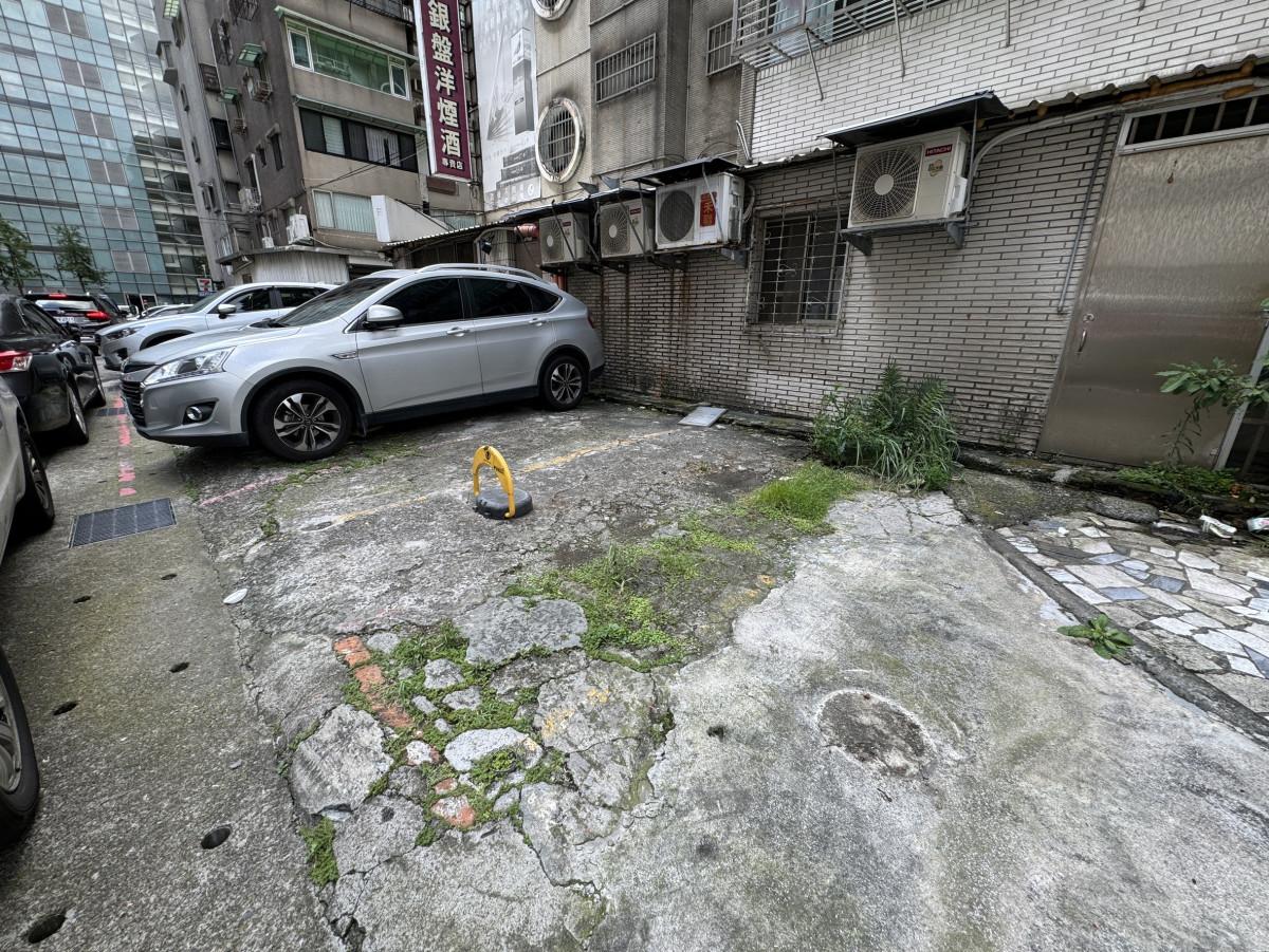 建國錦州街車位