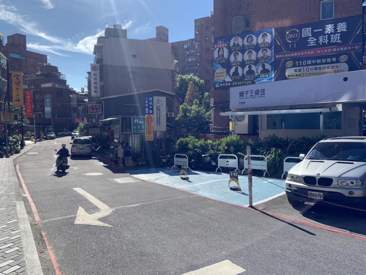 內湖獅子王桌球車位