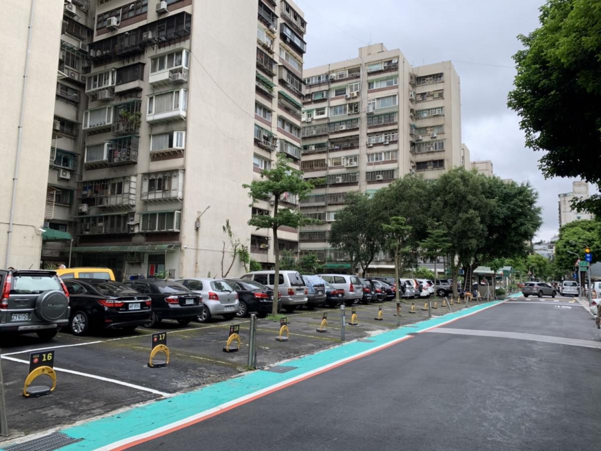 基隆路一段380巷鄰近車位