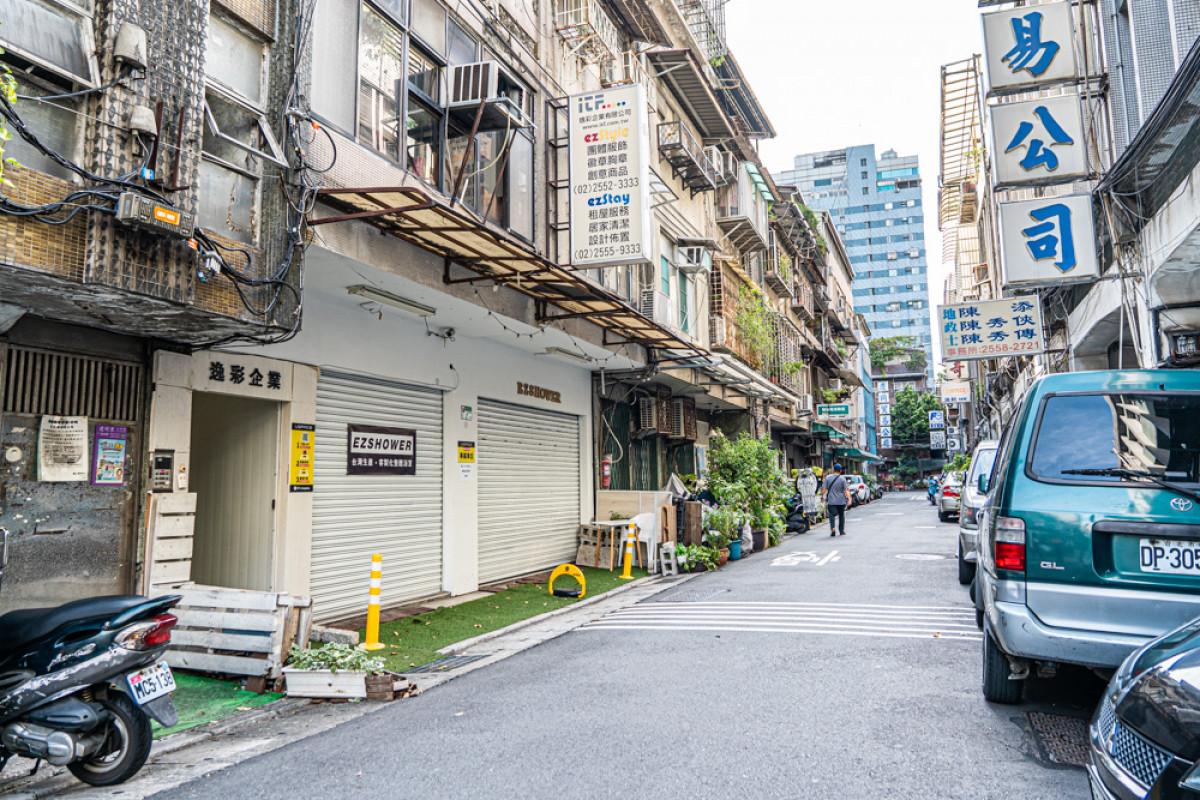 京站廣場鄰近車位