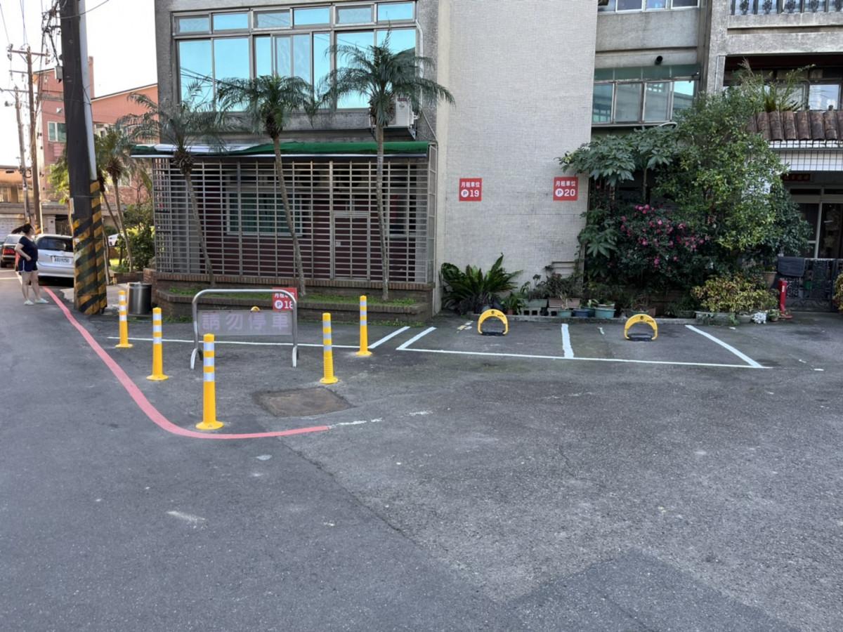 伯爵山莊車位(社區後巷)