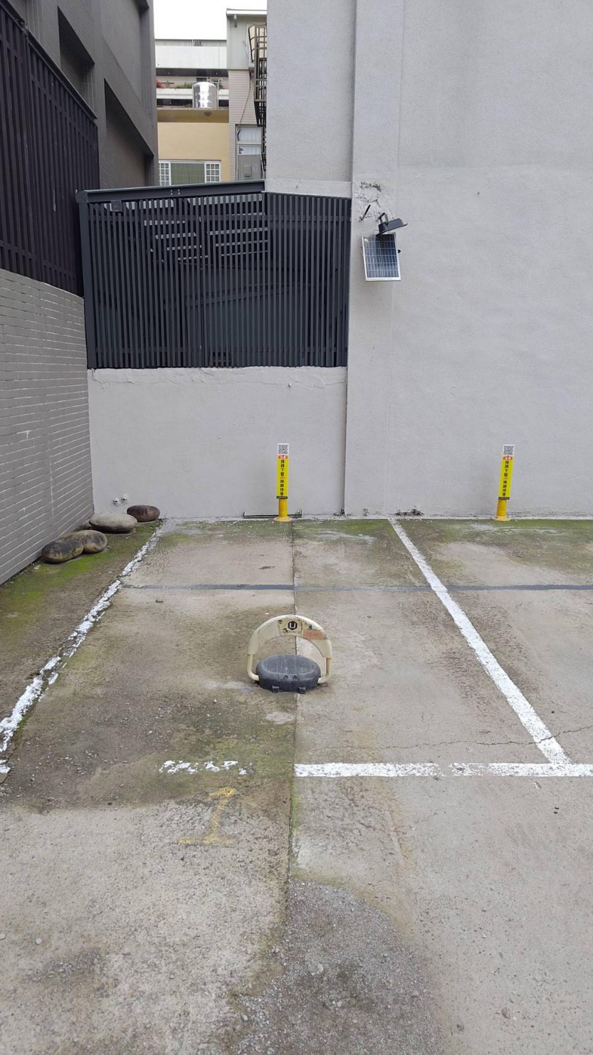 梅川東篤信精華車位