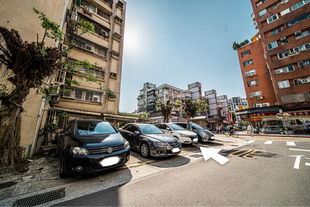 湖光國宅22巷車位