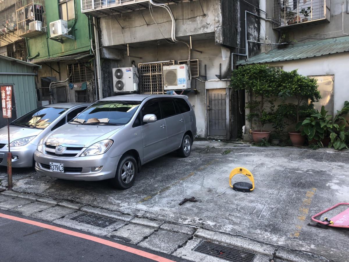 板橋江子翠鄰近車位