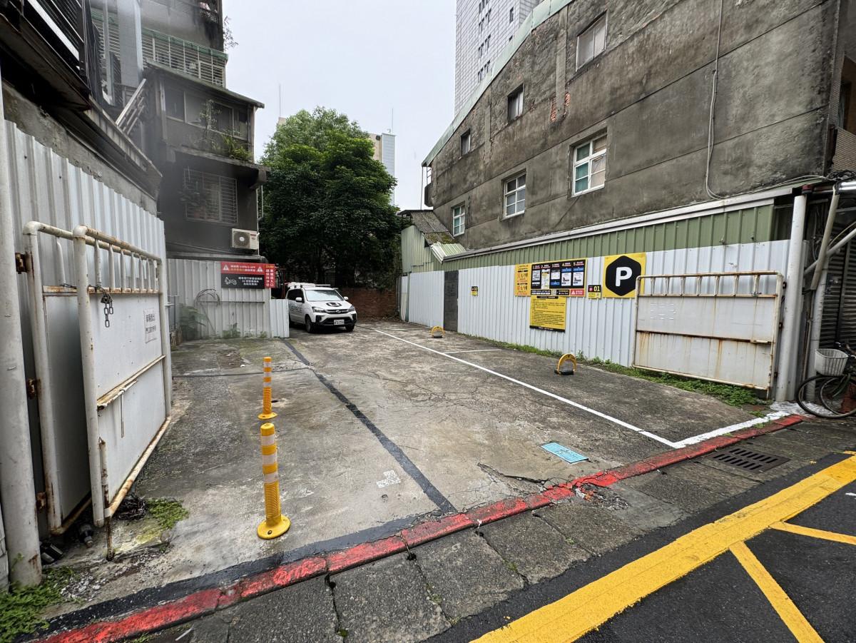 信義四維精華車位