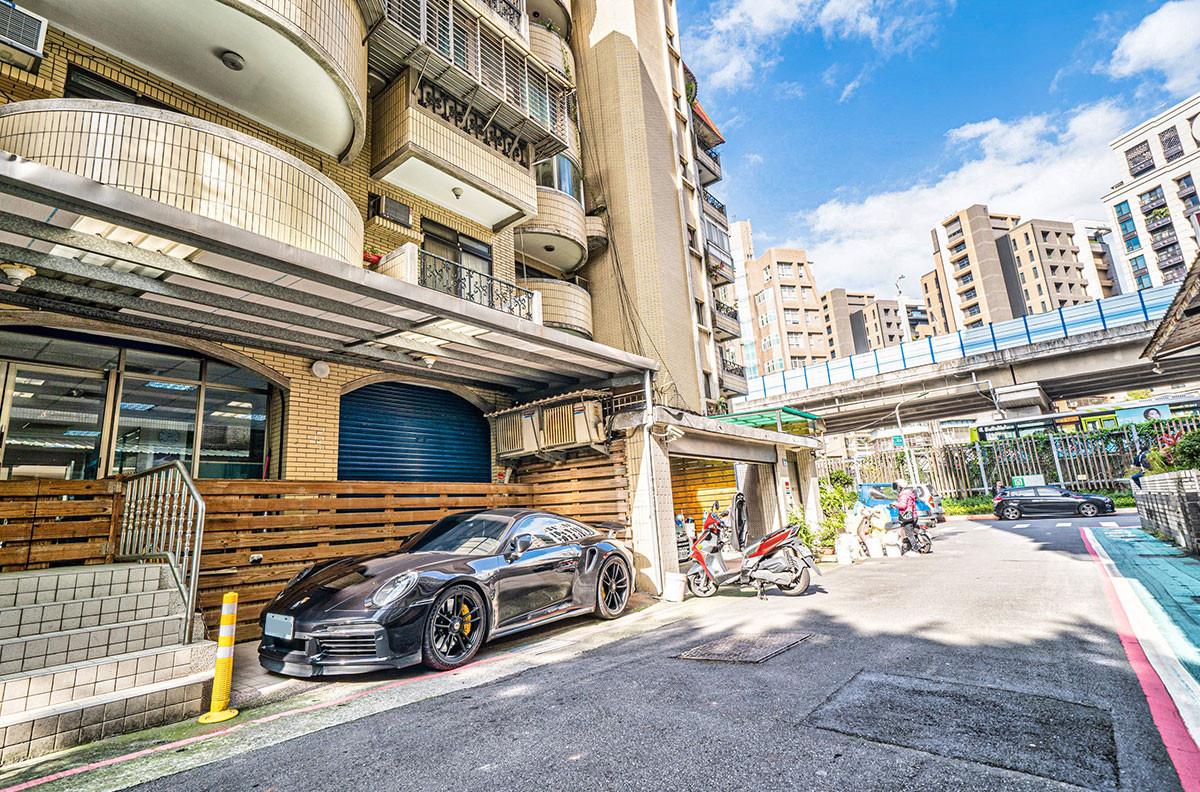 長安東路精華車位(前門)