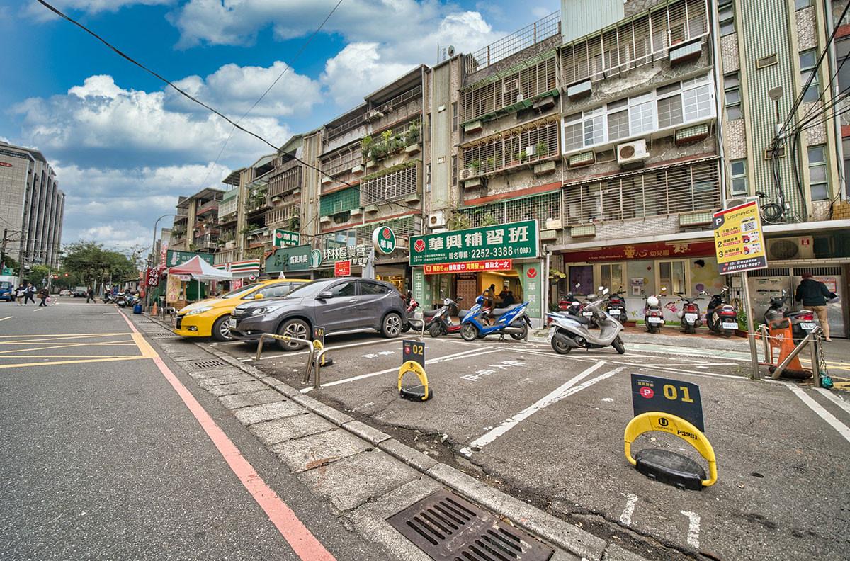 文化路一段精華車位