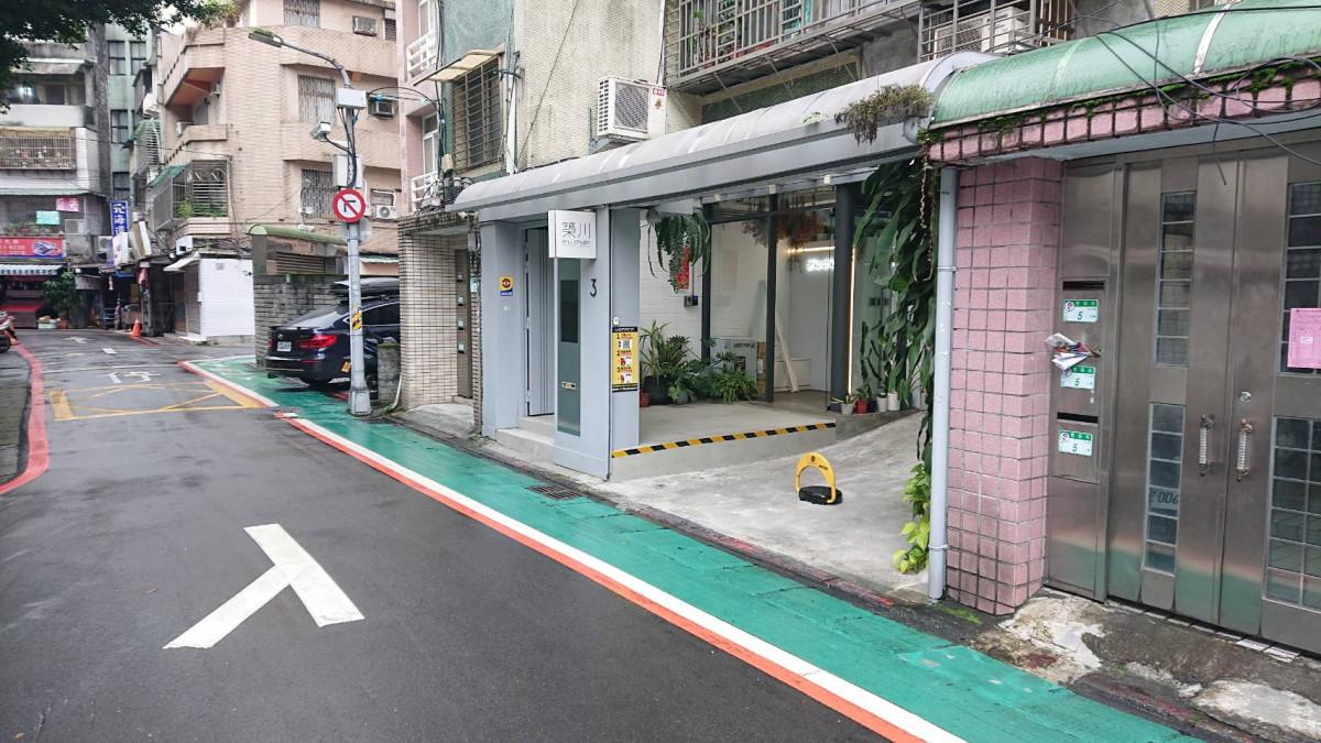 遼寧夜市鄰近車位