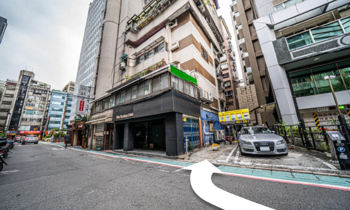 2號車位(低底盤勿停)