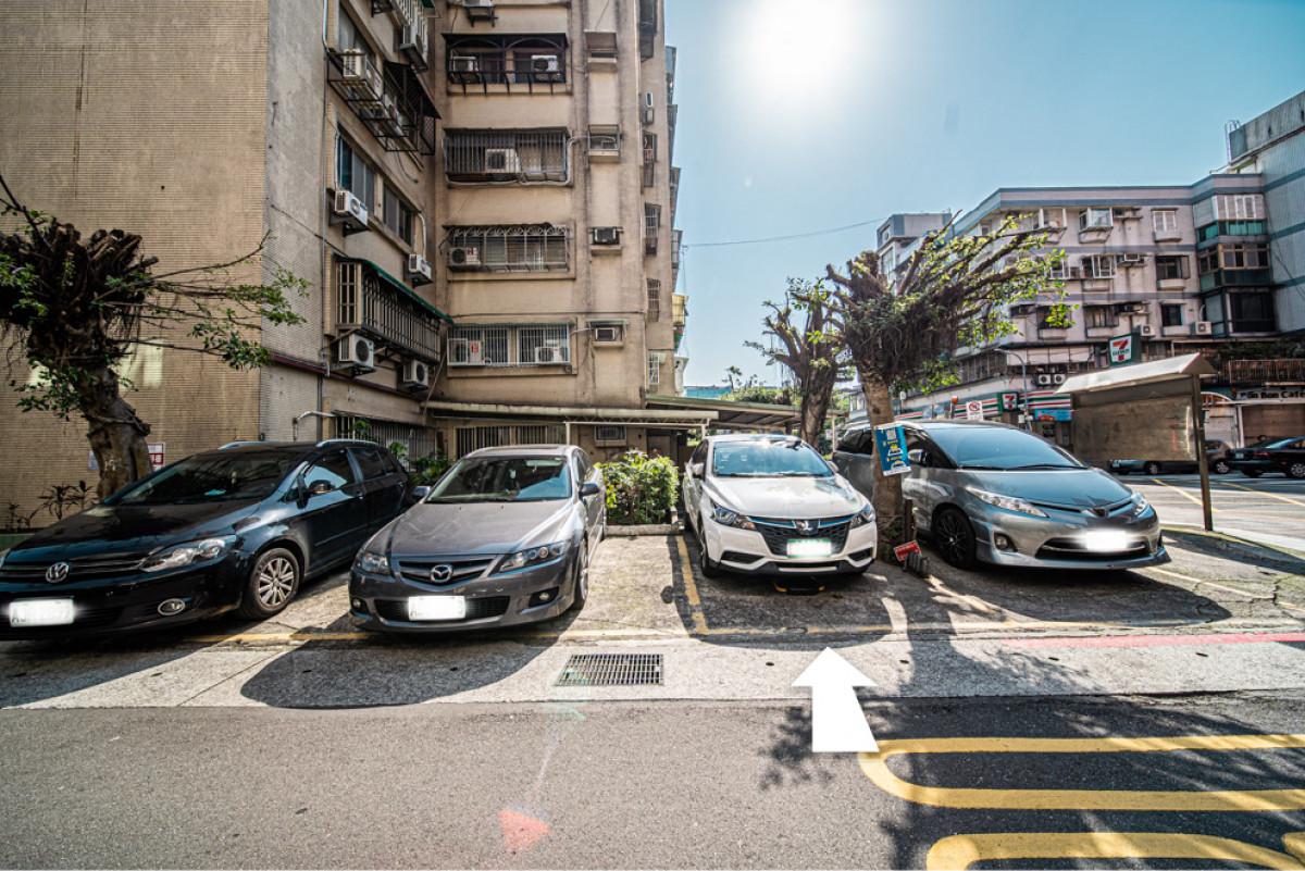 湖光國宅22巷車位