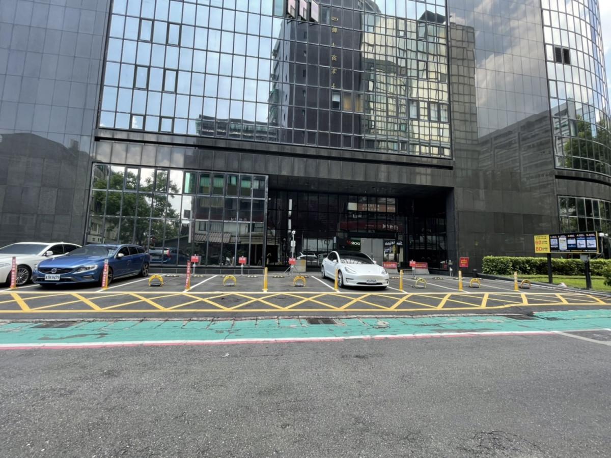 3號車位