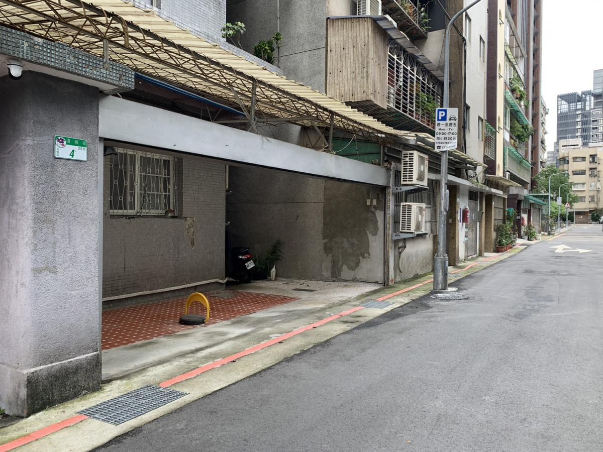 浦城街精華車位