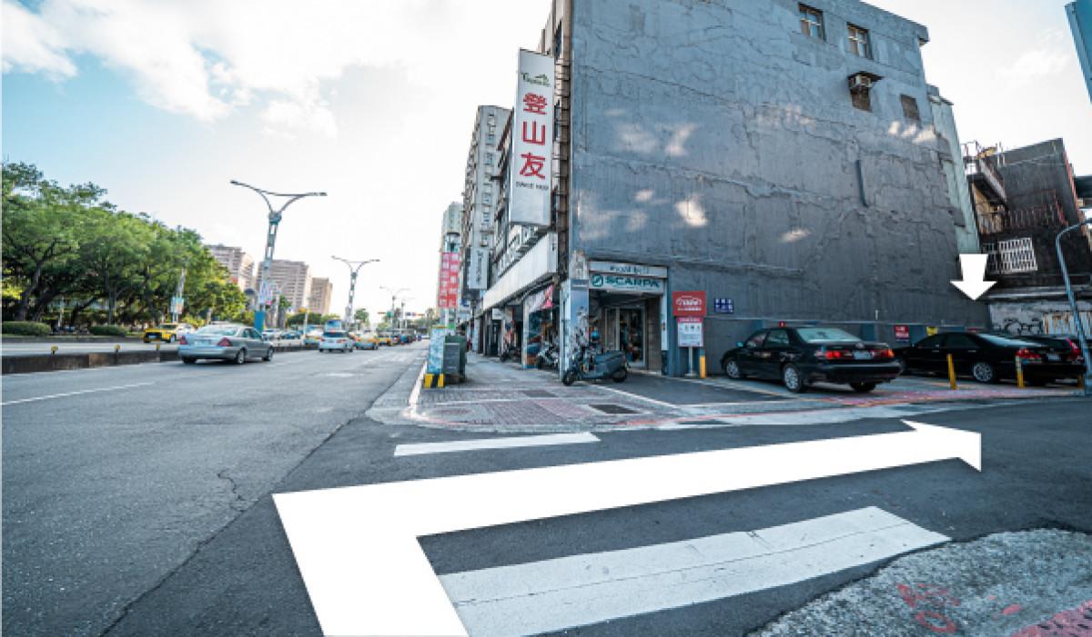 行政院鄰近車位