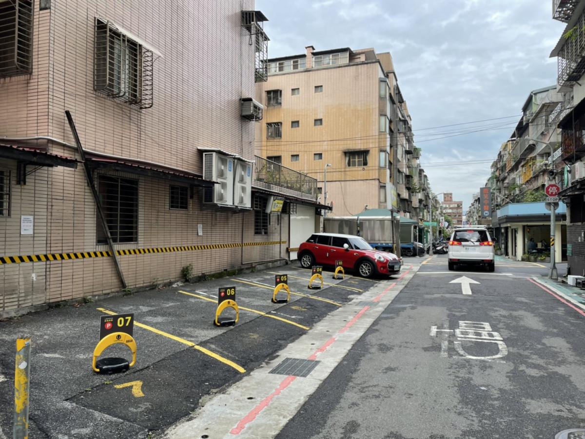 月月公寓市府車位