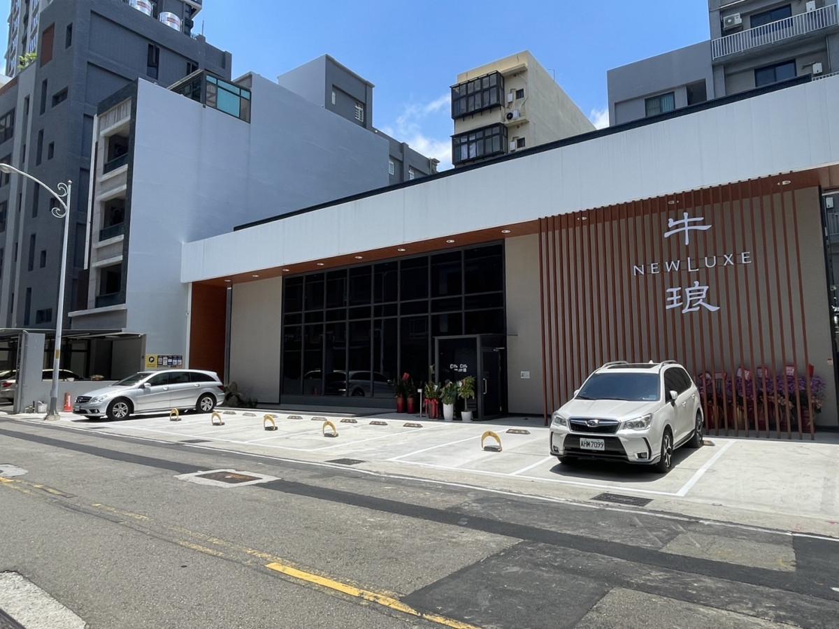 勝利九街精華車位