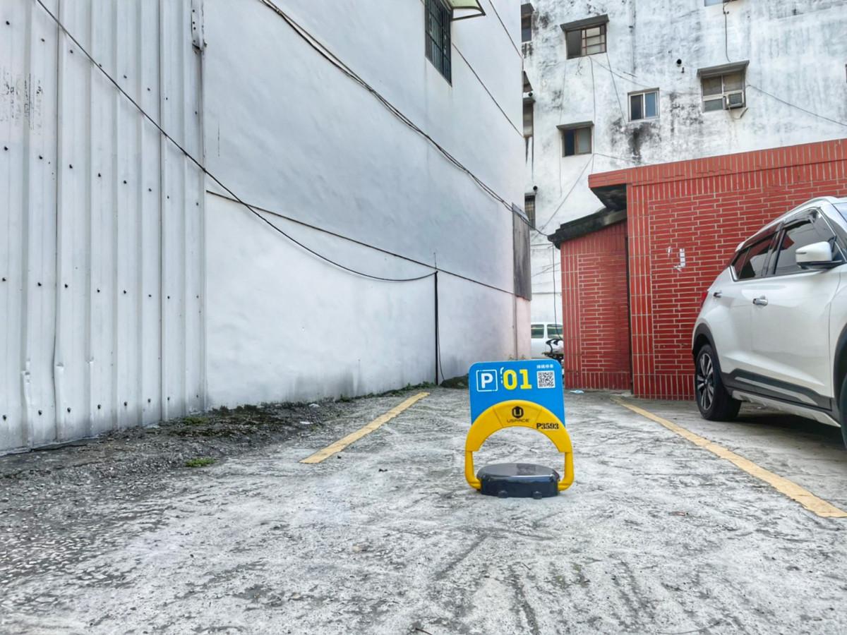 鎮三街鄰近車位