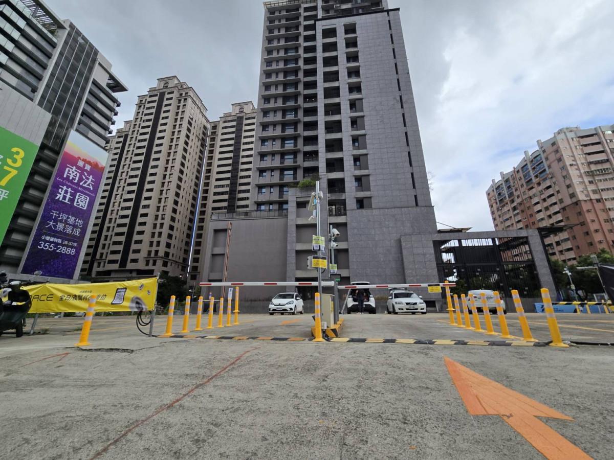 進場後自行選位