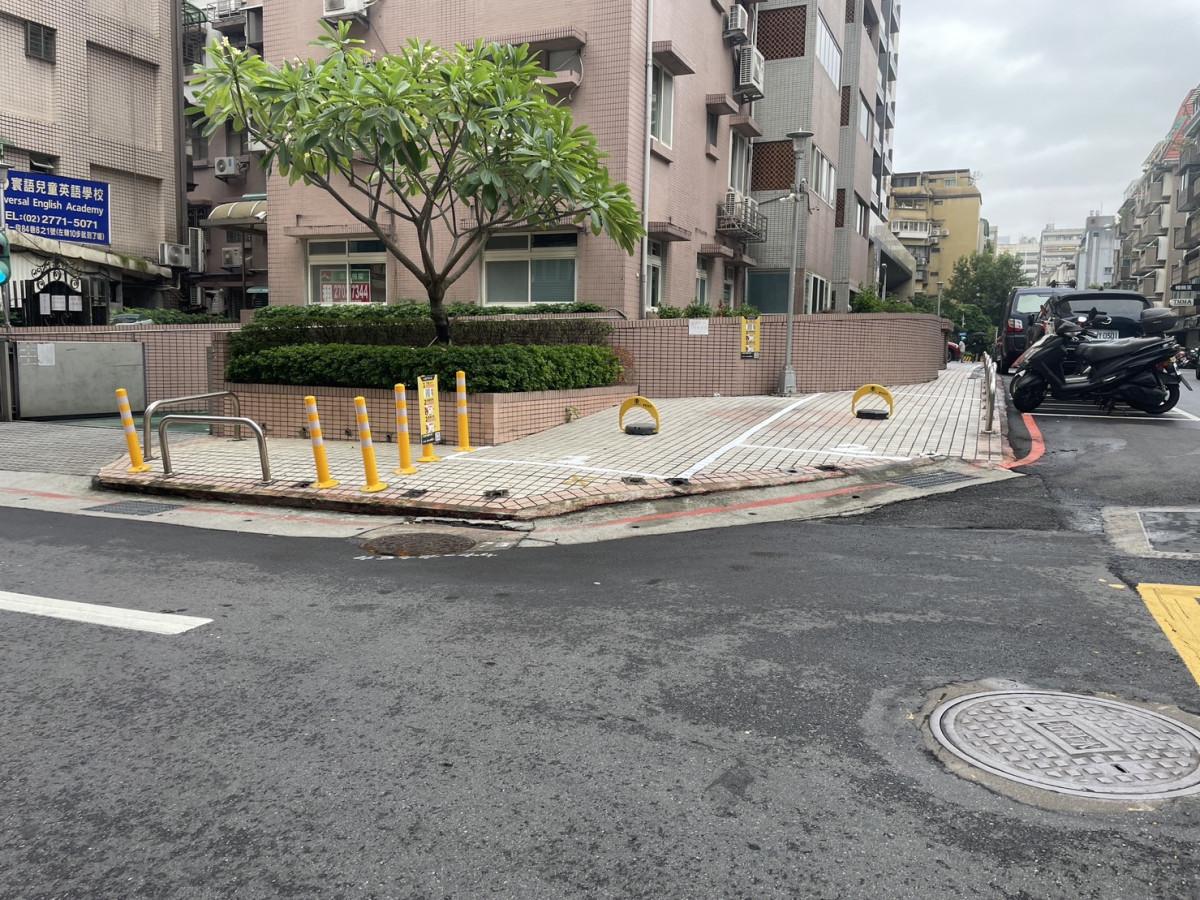忠孝復興精華車位