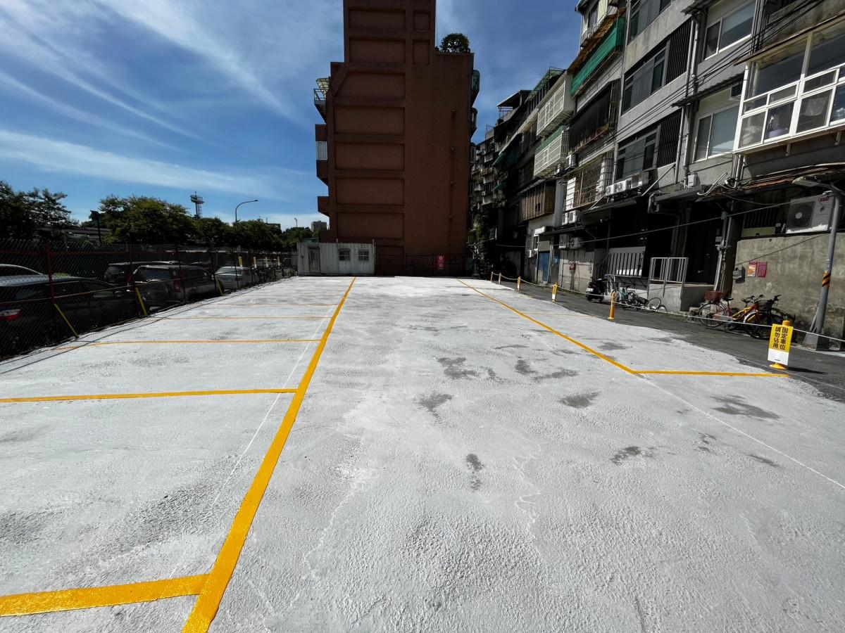 富紳師大分部第一停車場