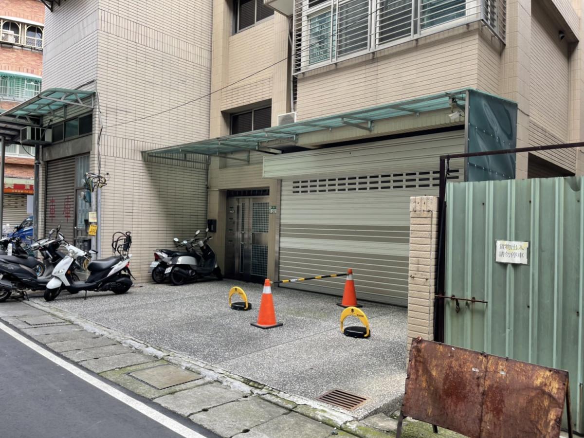 三重長壽安和車位