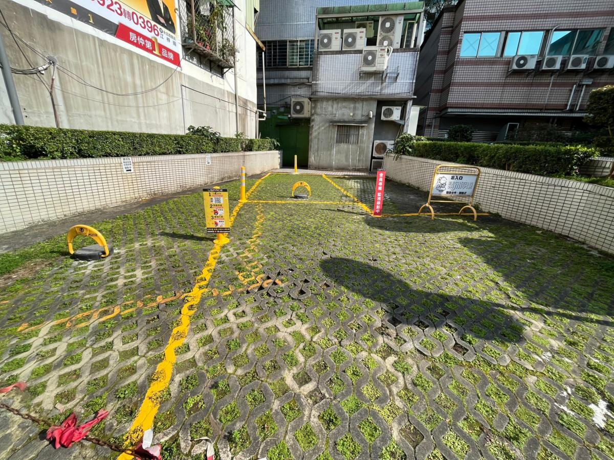 永春大樓後方車位
