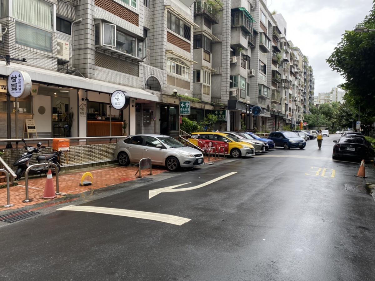 IKEA台北城市店鄰近車位