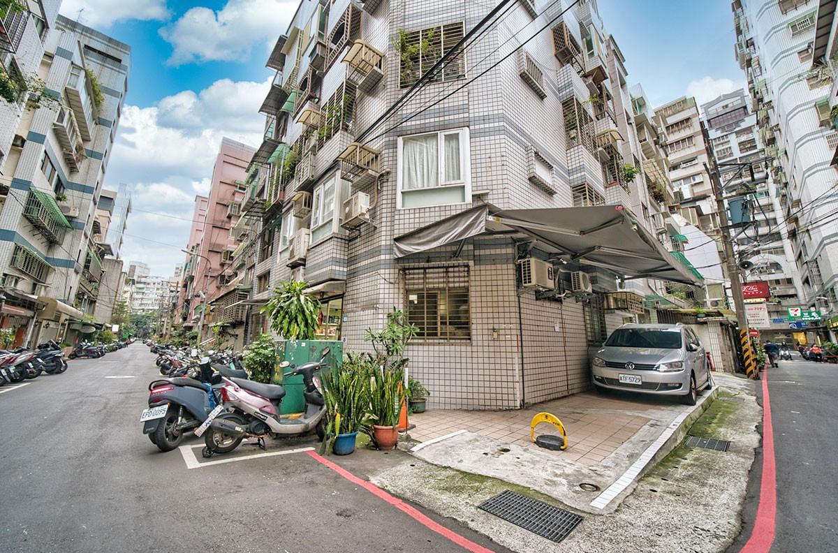 永安市場鄰近車位(中和路)