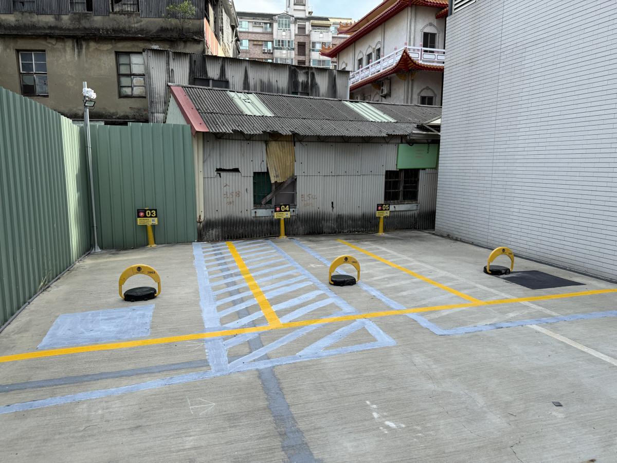 4號車位