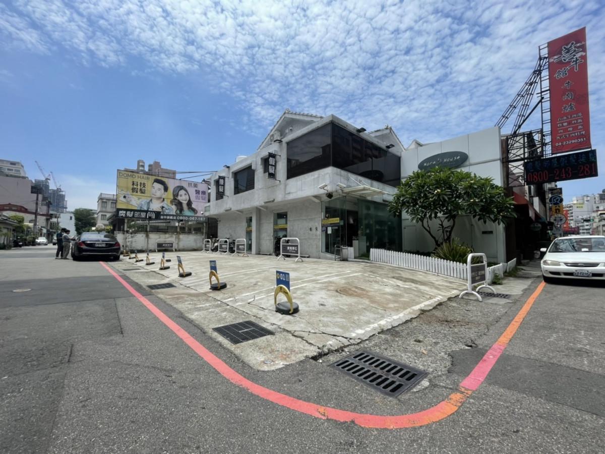 魔髮部屋精誠車位