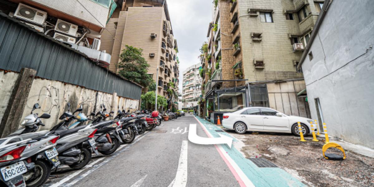 安和路兆豐銀行鄰近車位