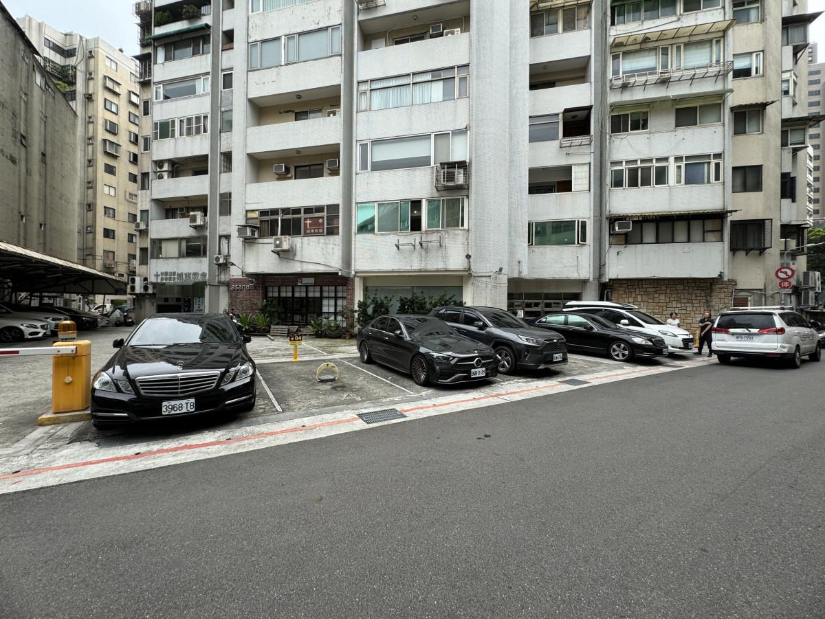 敦南誠品後巷車位(新力大廈)