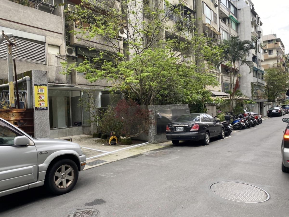 聚鑫行銷前車位