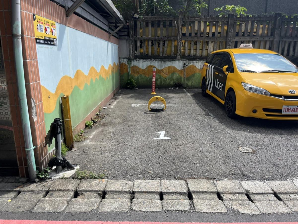 樹林火車站後站車位