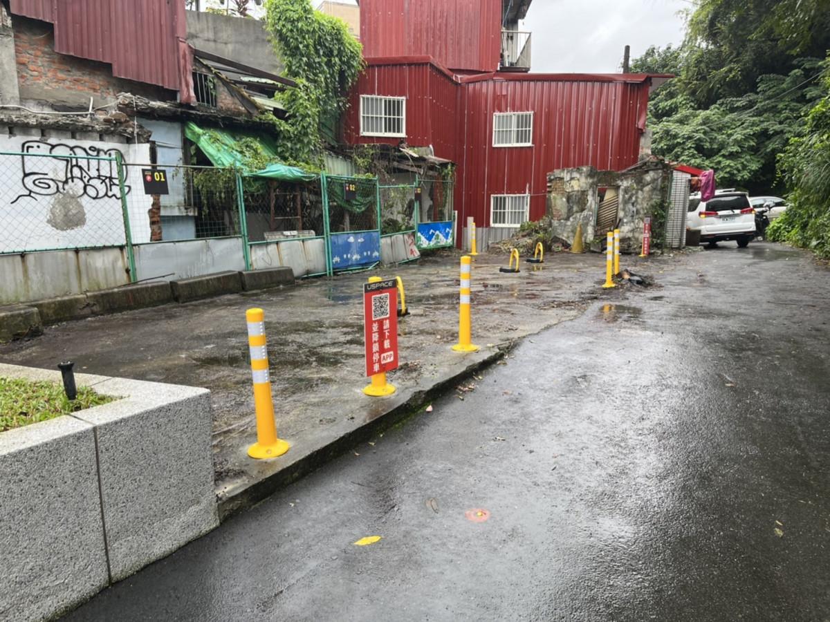 六張犁崇德街鄰近精華車位