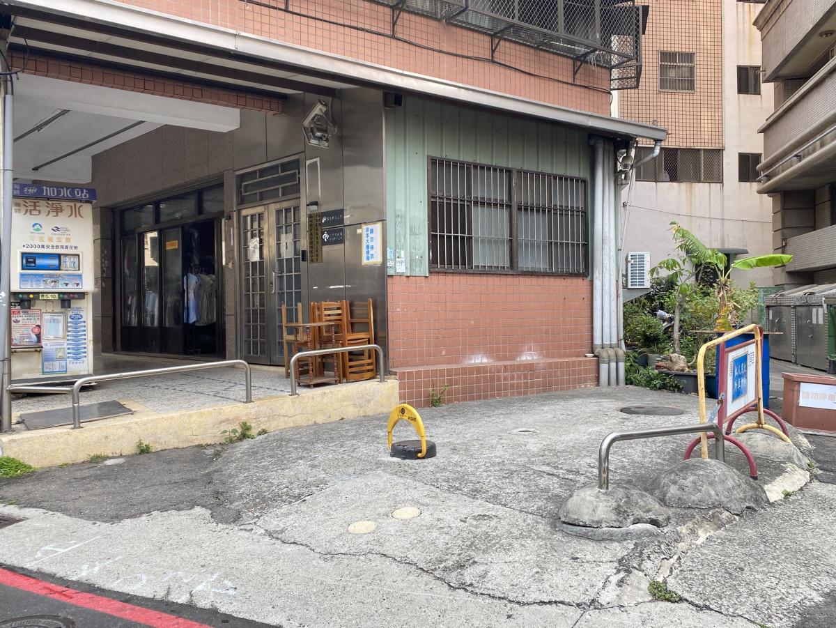 何厝街車位