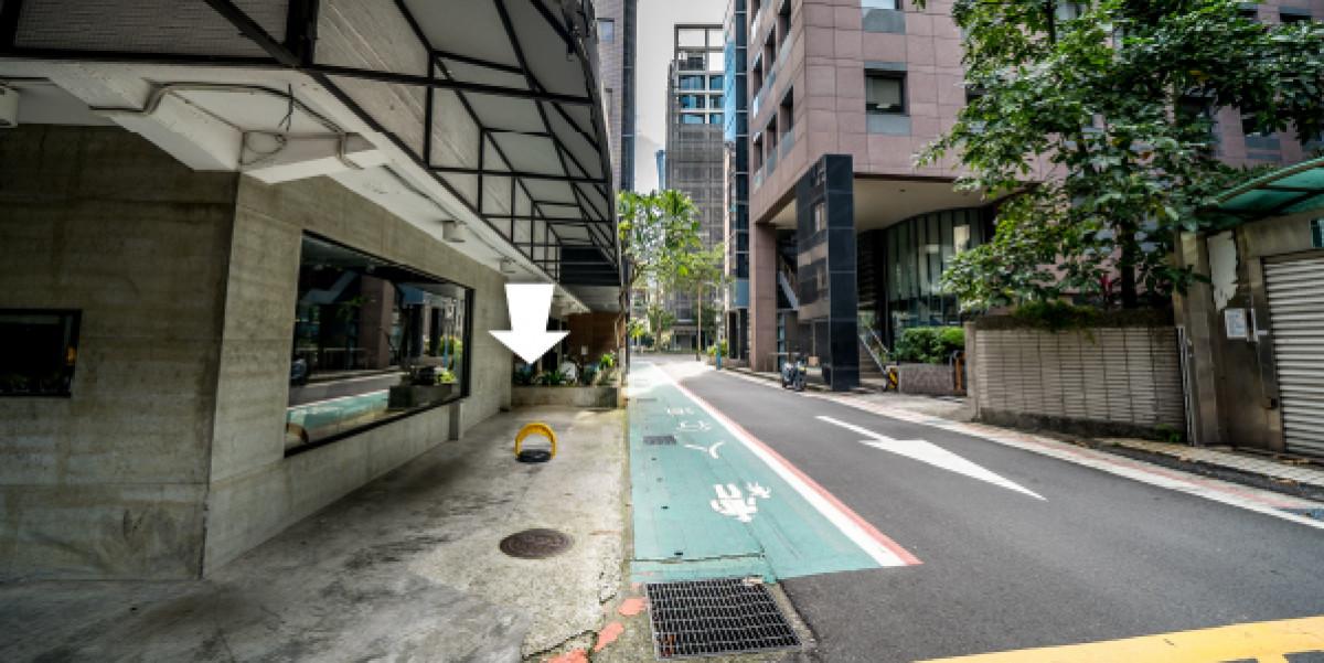 青田街鄰近車位