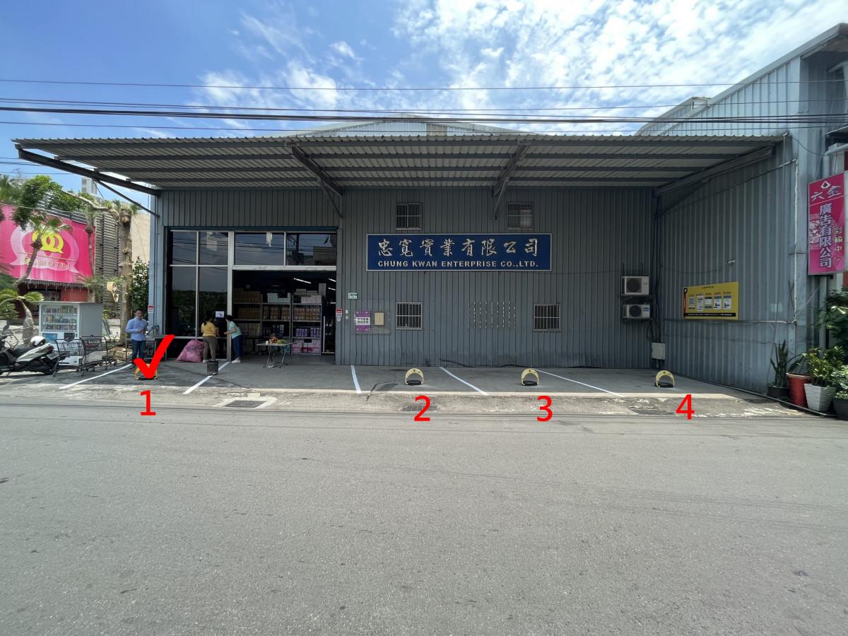 QMotel鄰近車位