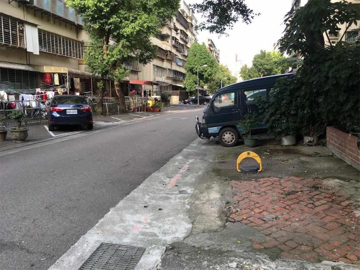 江南街車位