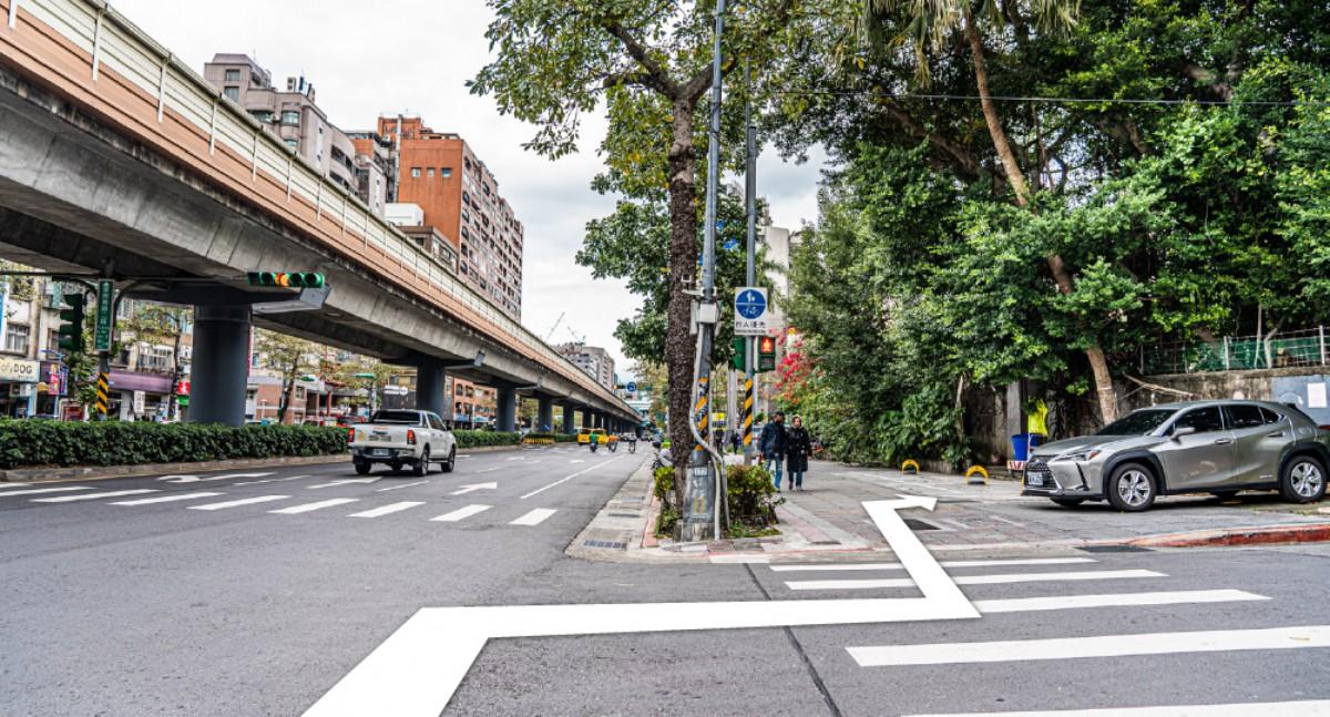 復興南路車位(小李子對面)