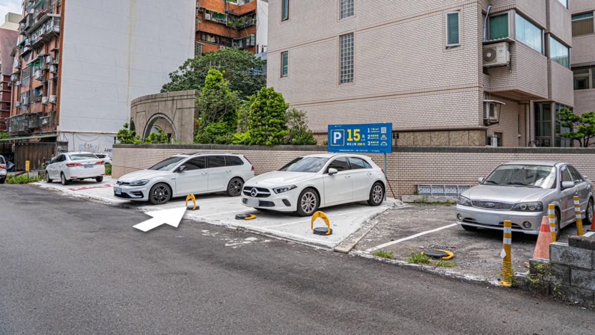 五常國中鄰近車位