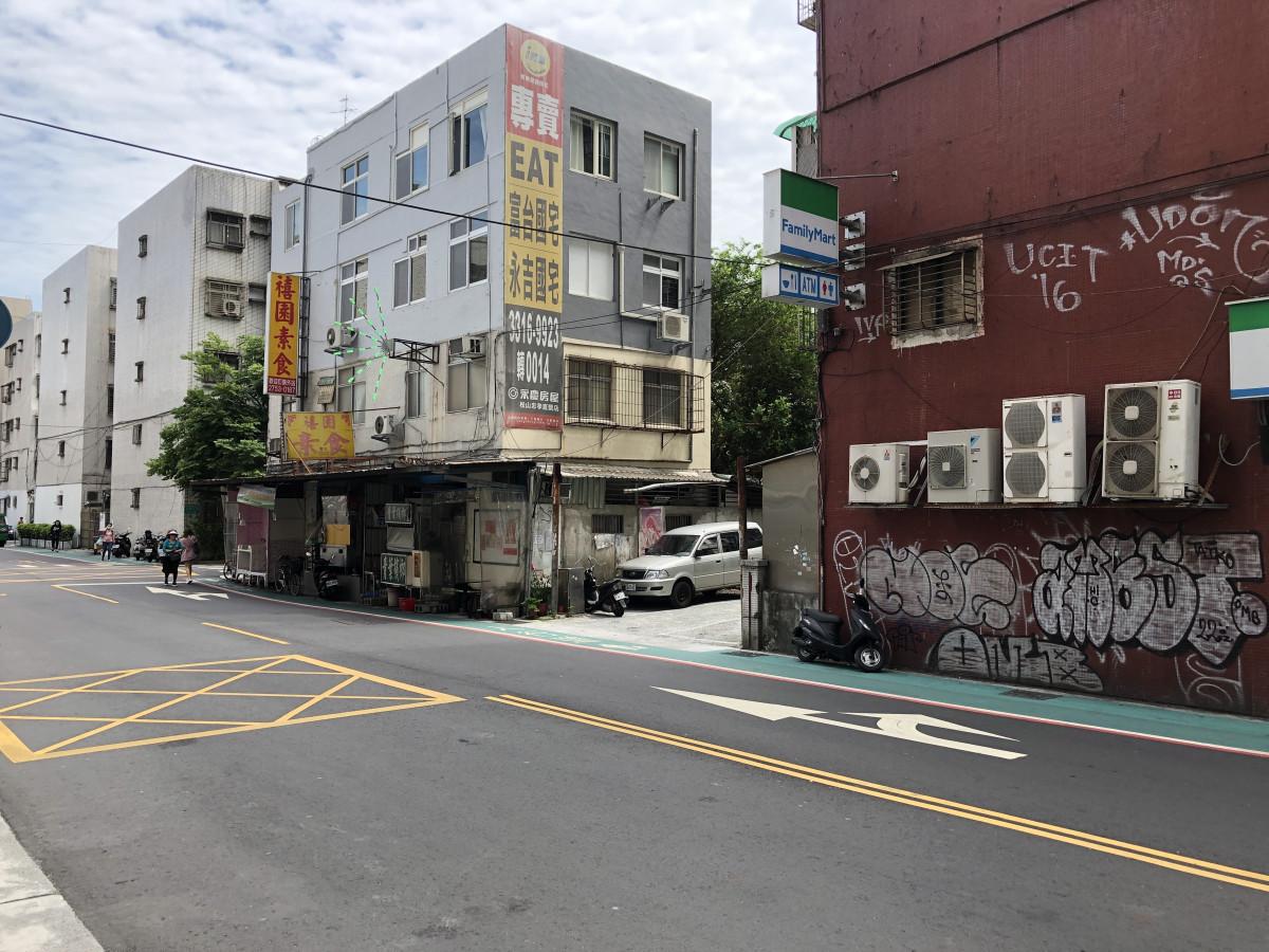永春捷運站鄰近車位