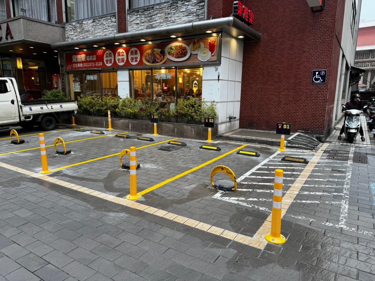 北車YMCA前方車位