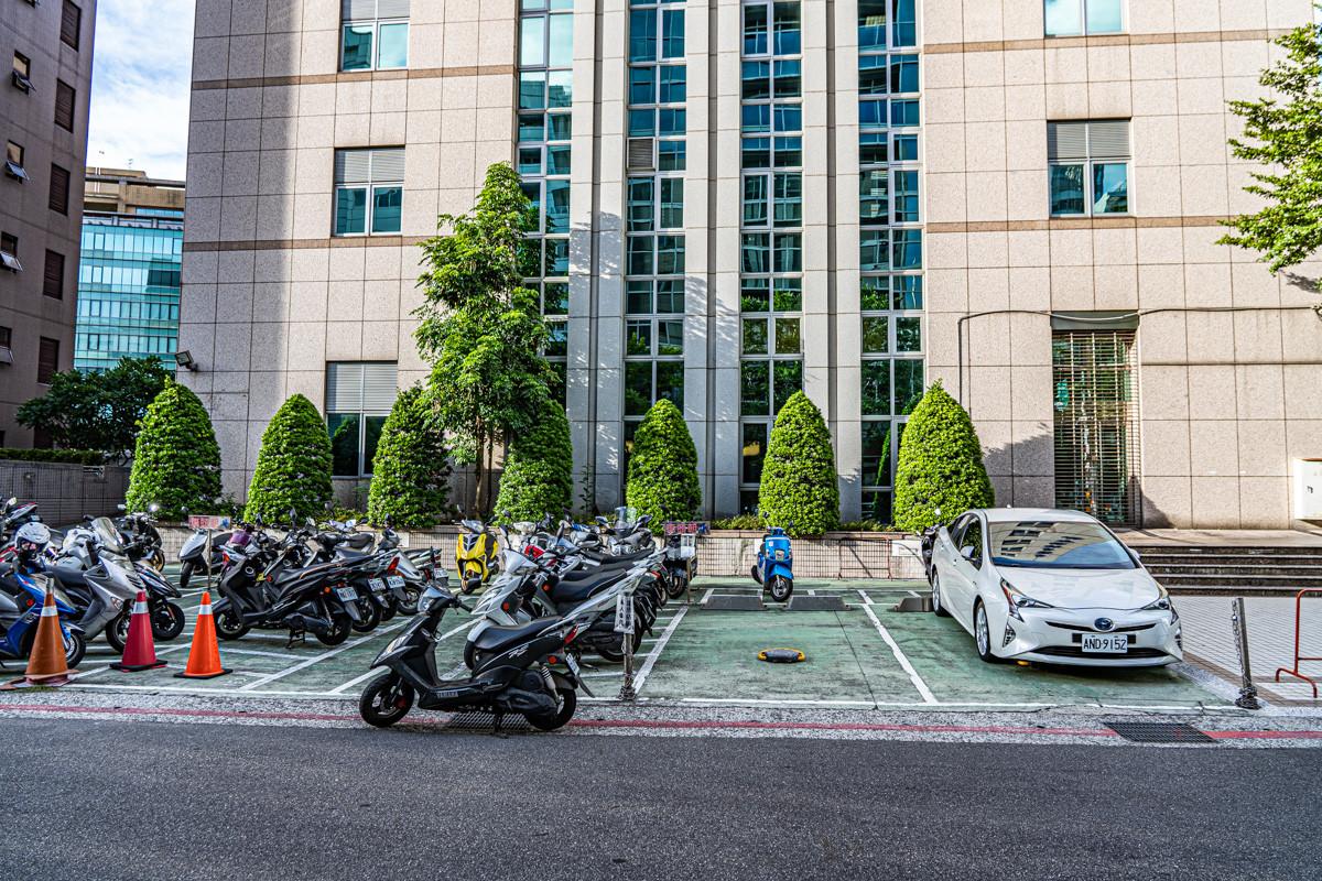 西湖站鄰近車位(基湖路)