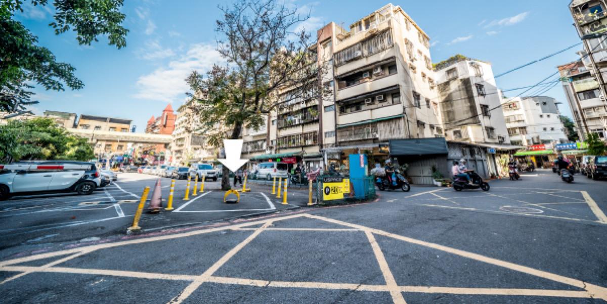 永固港墘站車位(柵欄外)