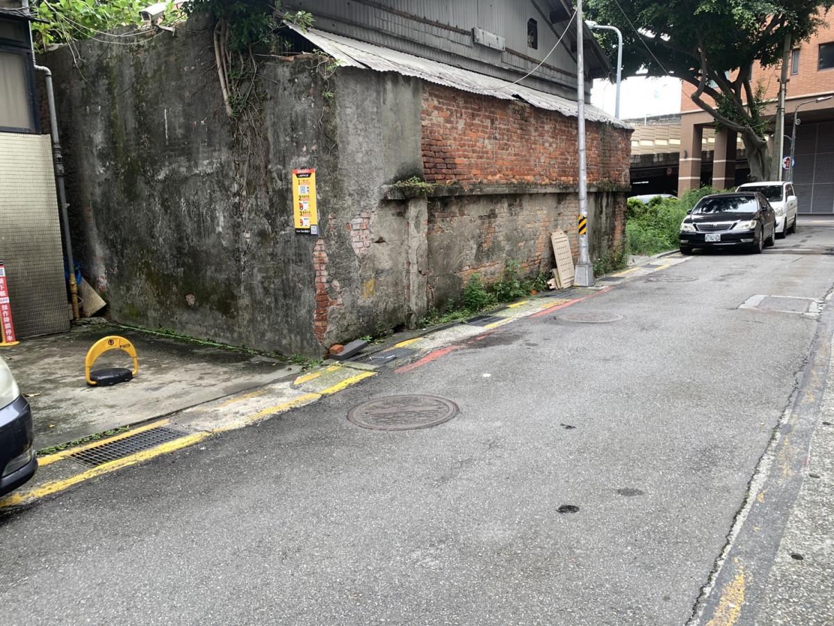 西門成都路鄰近車位